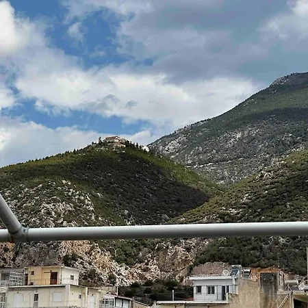 Διαμέρισμα Luxurious Penthouse With Majestic Balcony.