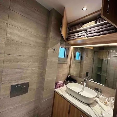 Luxurious Penthouse With Majestic Balcony. Apartment